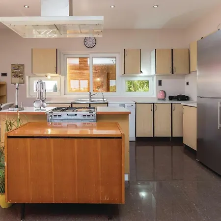 Three-bedroom Holiday In Vakantiehuis Preko