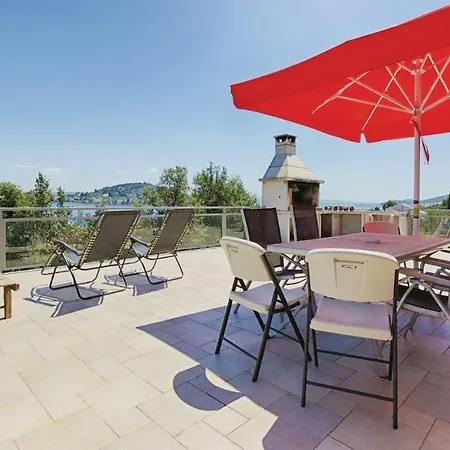 Three-bedroom Holiday In * Preko