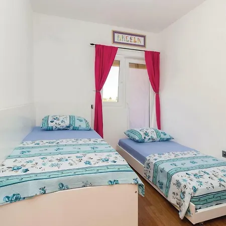 Three-bedroom Holiday In Vakantiehuis