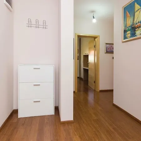 Vakantiehuis Three-bedroom Holiday In *